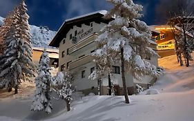 Arlberg Motel Ski-In&Ski-Out